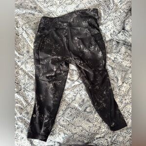 Lululemon Swift Speed High-rise Crop 21" Size 12 - Aquila Black Multi